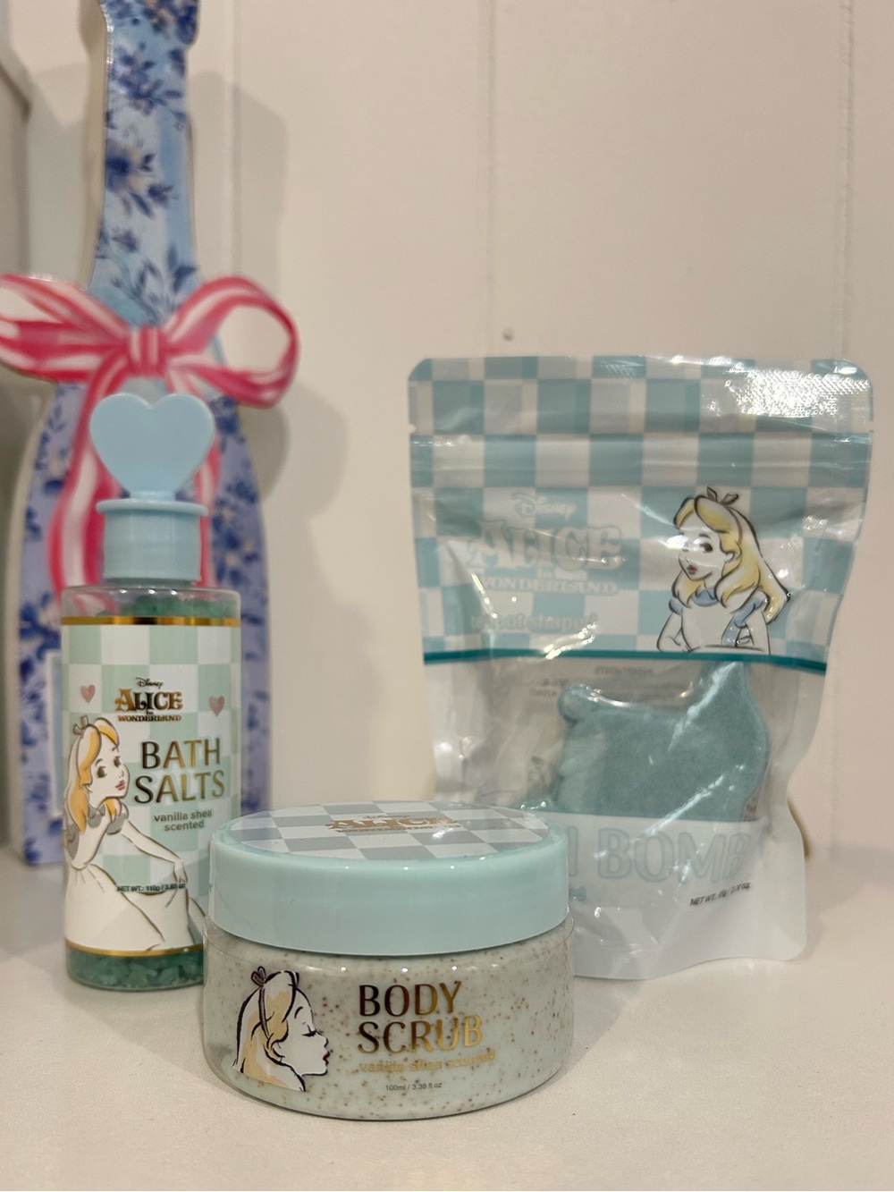 Disney Alice in Wonderland Vanilla Shea Bath Salts, Body Scrub & Bath Bomb Set